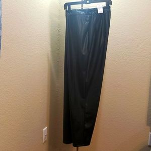 PLEATHER BLACK PANTS